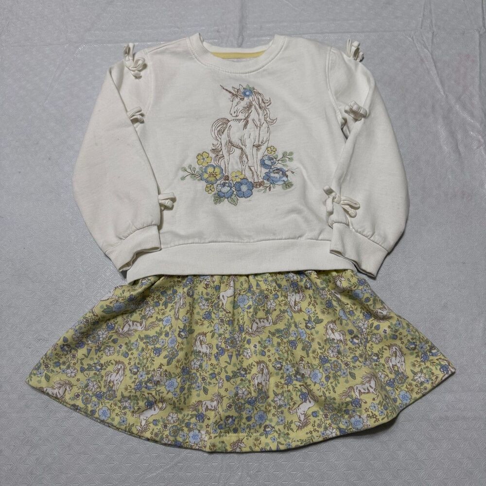 cupcakes and cashmere Girls Unicorn Sweatshirt & Floral Skort Set - Size 4